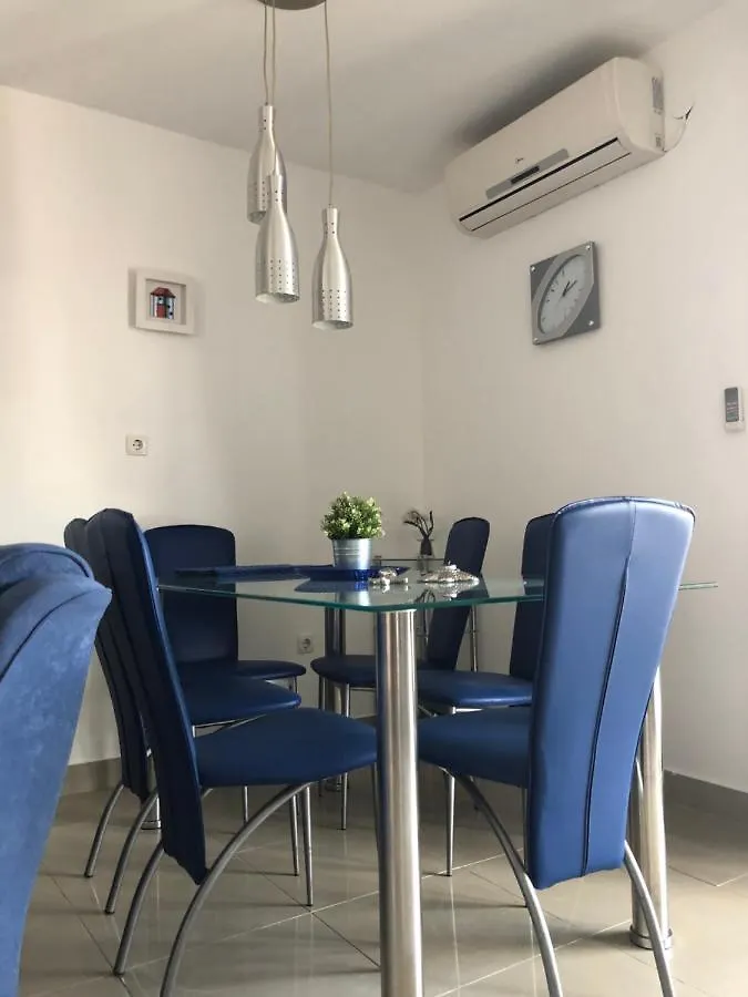 Apartments Nebo 반타치치 게스트하우스
